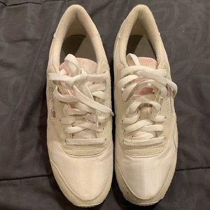 Reebok Classics Men 7.5/ Womens 9